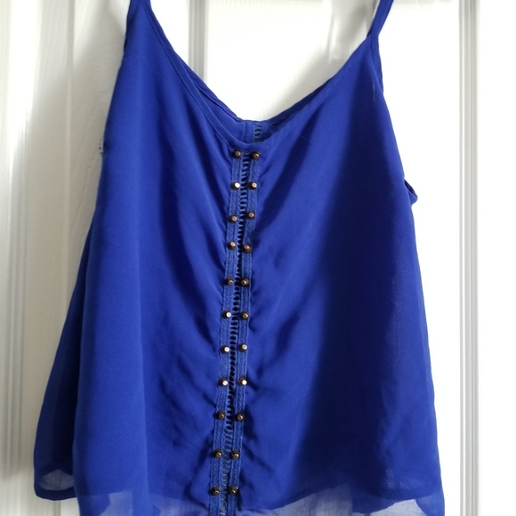 Cute top - Picture 1 of 2